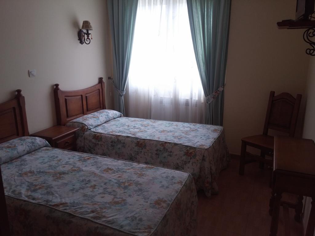 Puerta De Caderechas Villa Terminon Ngoại thất bức ảnh